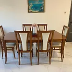 Seaside Two Bedroom Deluxe Flat In Tourist Area