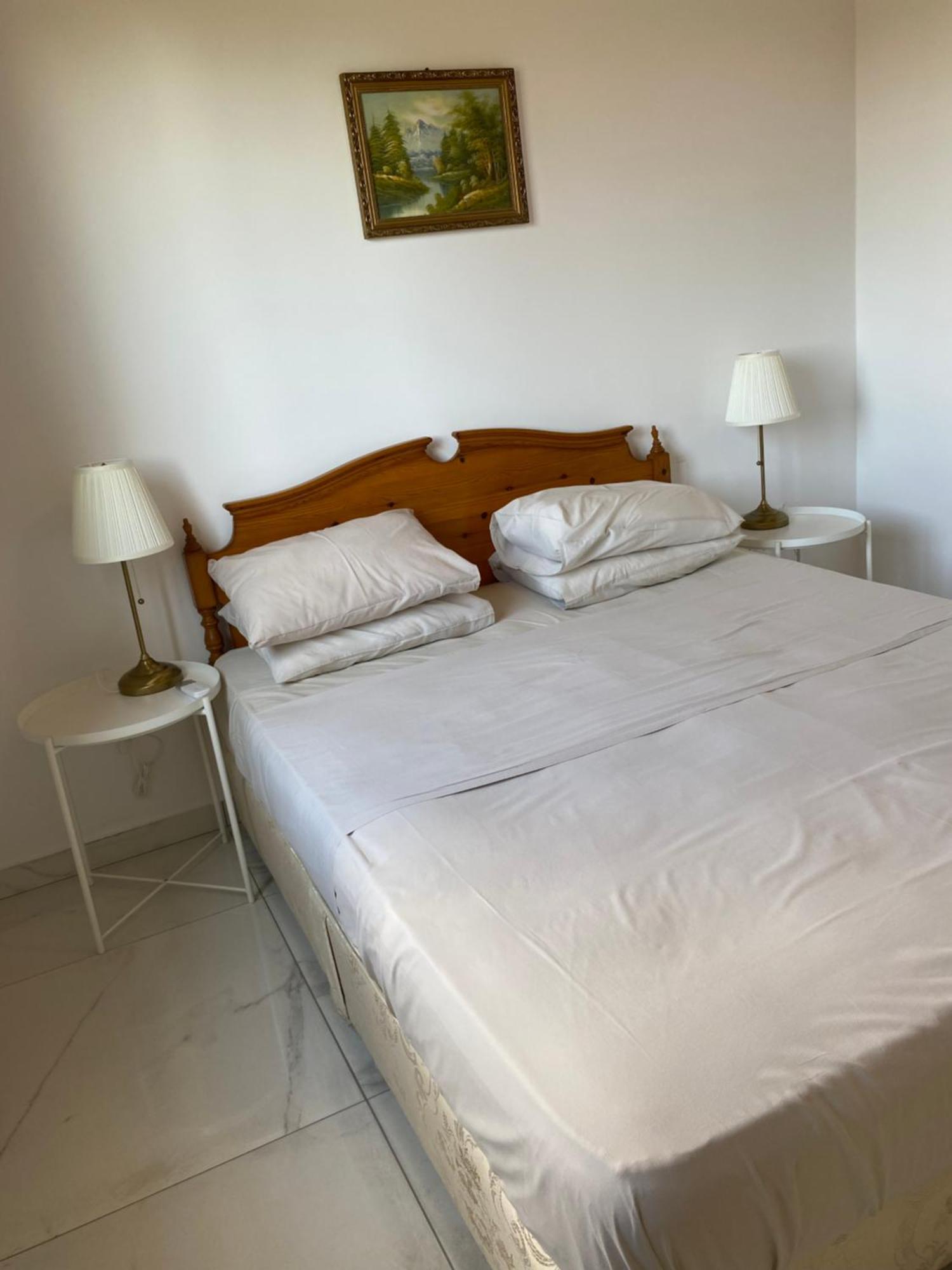 Seaside Two Bedroom Deluxe Flat In Tourist Area *