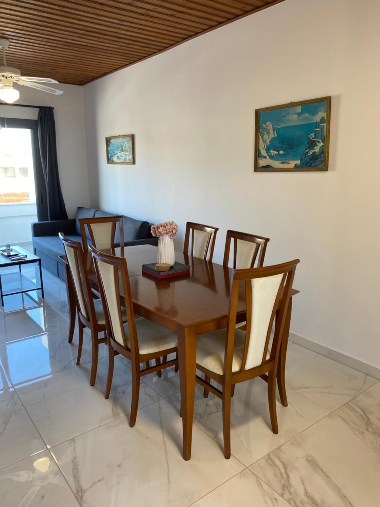 Seaside Two Bedroom Deluxe Flat In Tourist Area Apartament