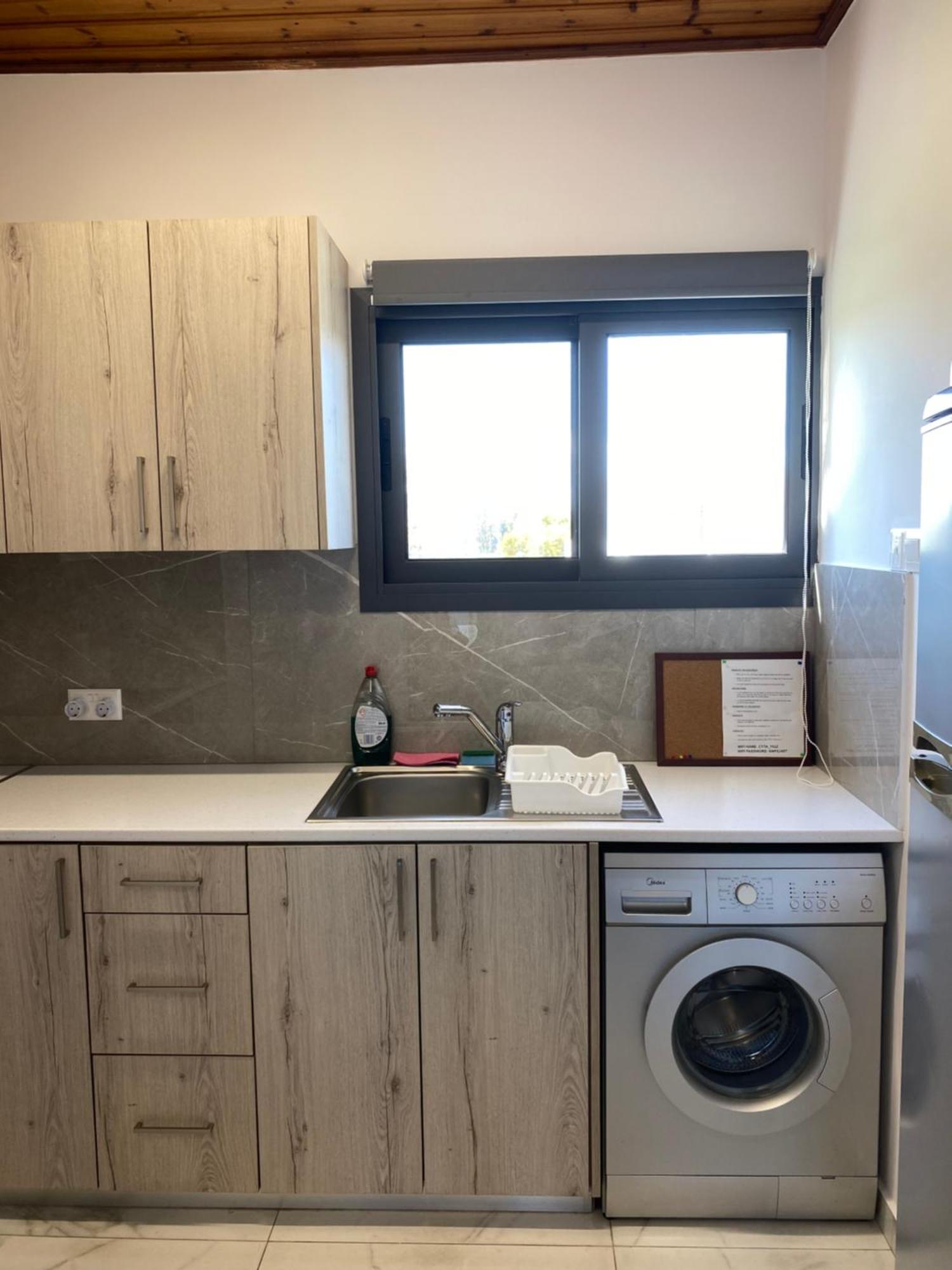 Seaside Two Bedroom Deluxe Flat In Tourist Area