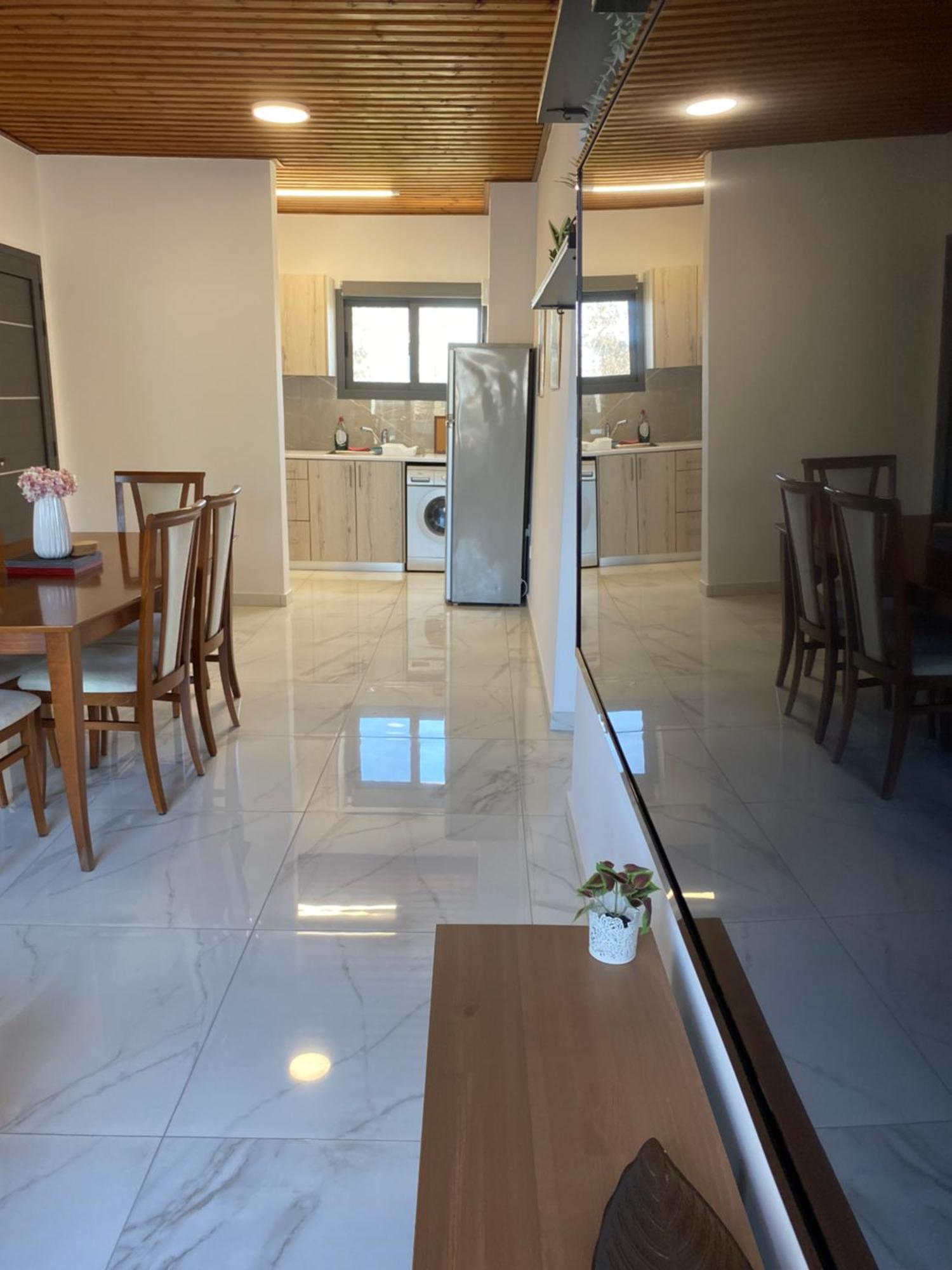 Seaside Two Bedroom Deluxe Flat In Tourist Area Apartament Pafos